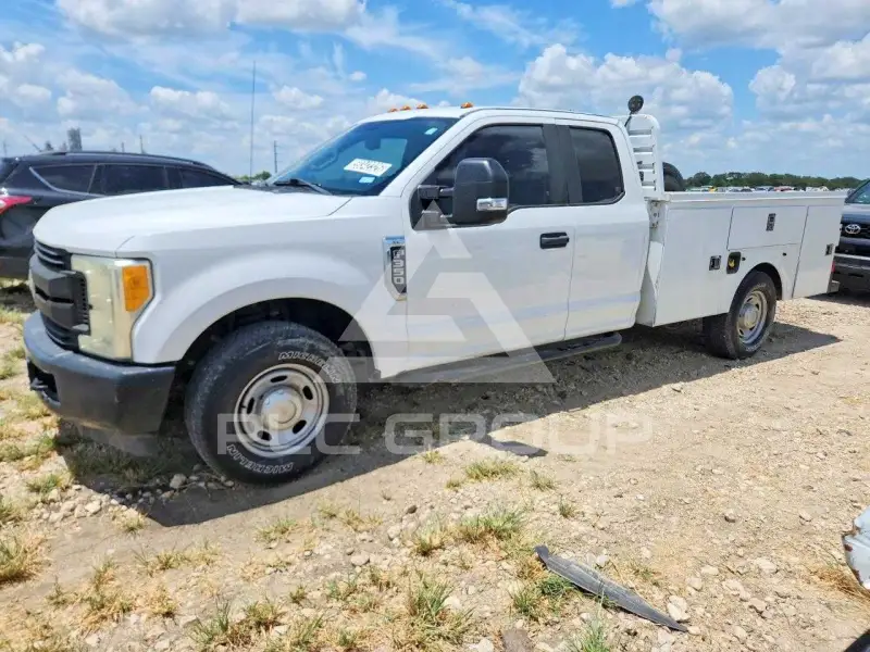 2017 Ford F-350 photo