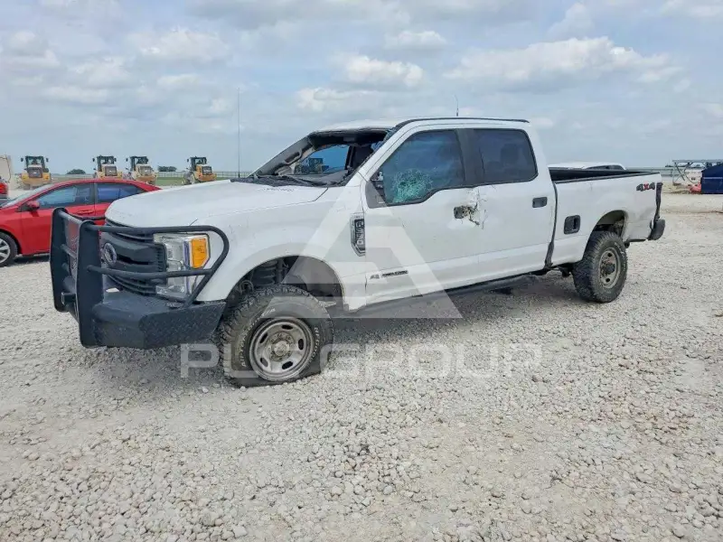 2017 Ford F-350 photo