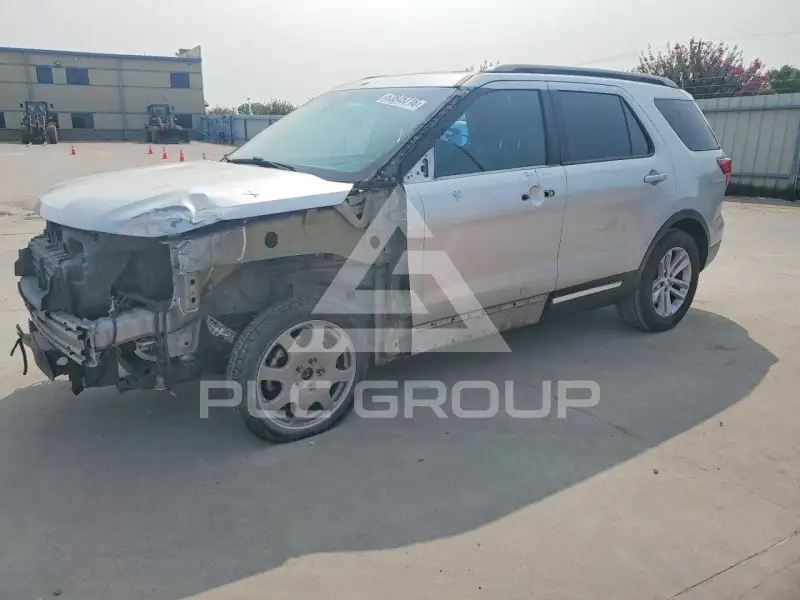 2017 Ford EXPLORER фото