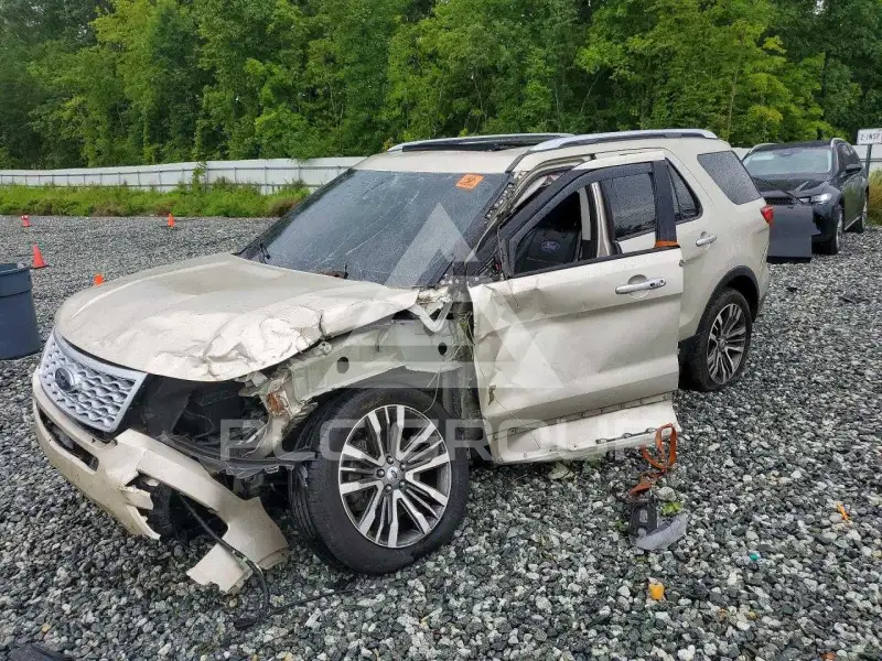 2017 Ford EXPLORER photo