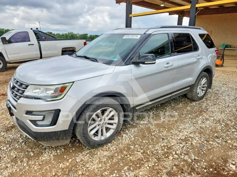 2017 Ford EXPLORER photo