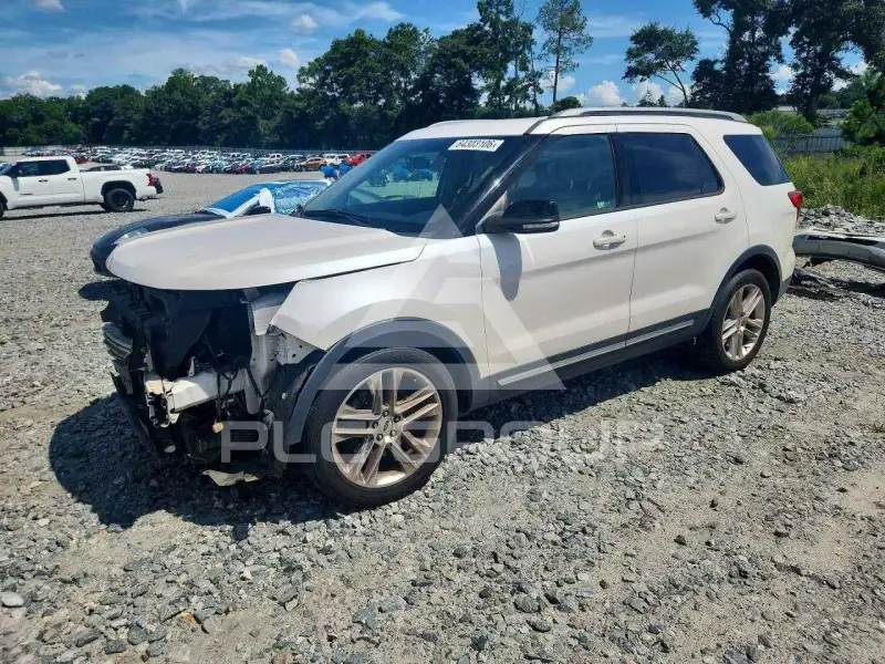 2017 Ford EXPLORER photo