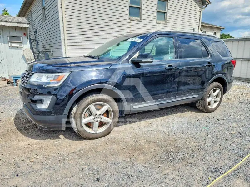 2017 Ford EXPLORER photo