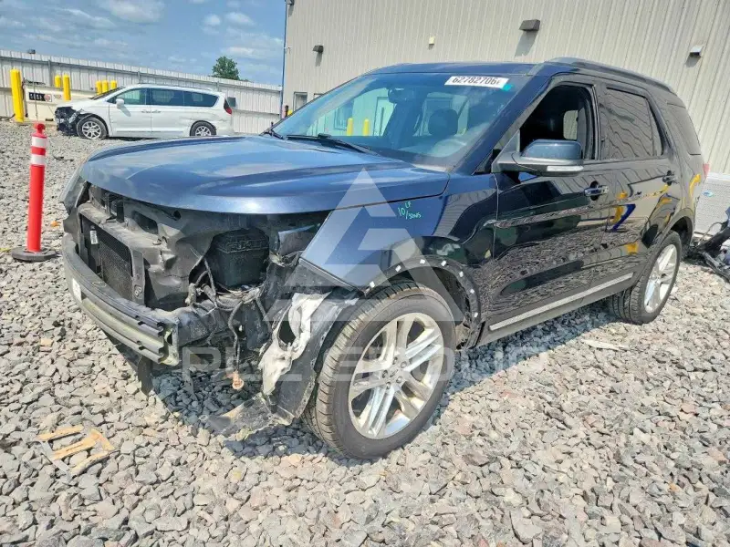 2017 Ford EXPLORER photo