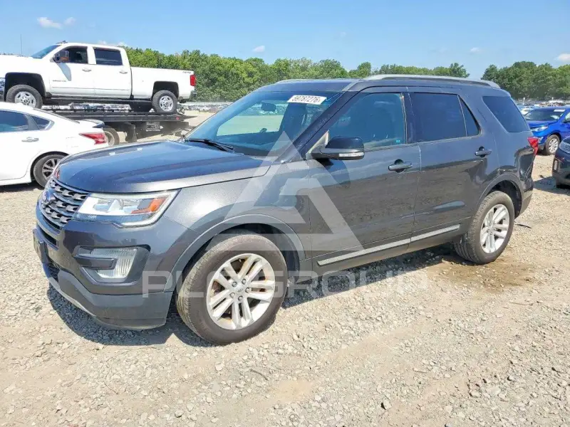 2017 Ford EXPLORER photo