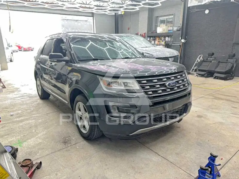 2017 Ford EXPLORER photo