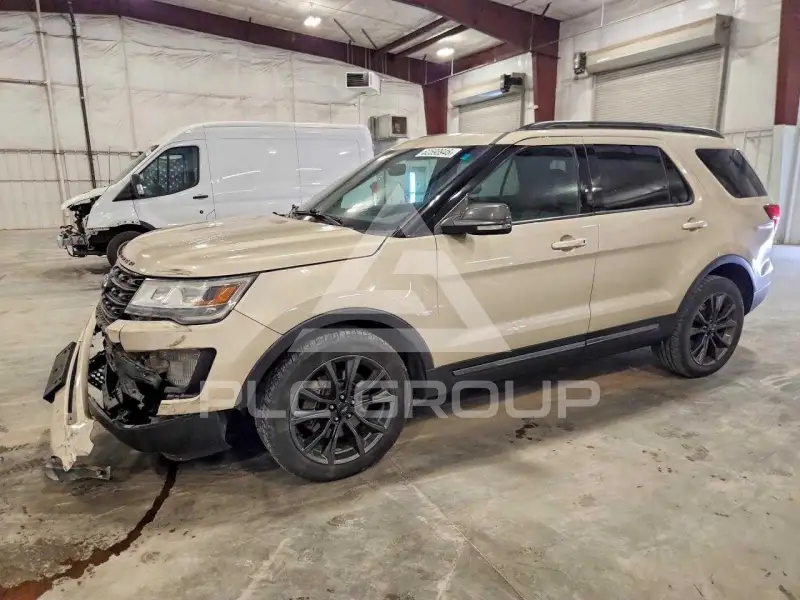 2017 Ford EXPLORER фото