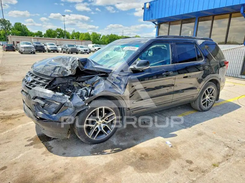 2017 Ford EXPLORER photo