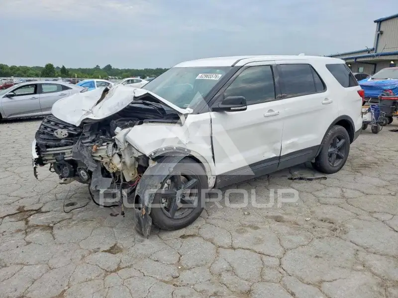 2017 Ford EXPLORER photo