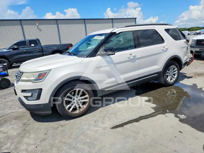 2017 Ford EXPLORER photo