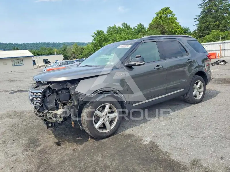 2017 Ford EXPLORER photo