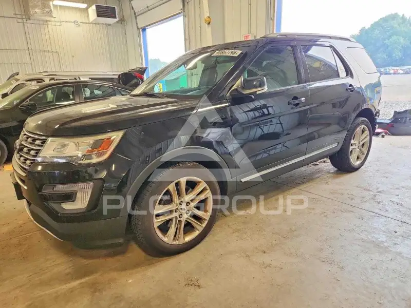 2017 Ford EXPLORER photo