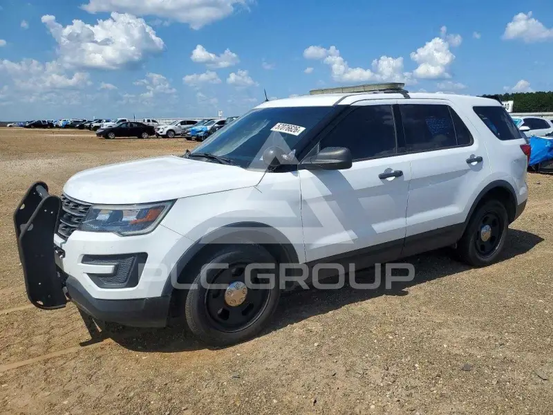 2017 Ford EXPLORER photo