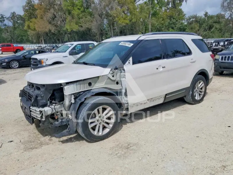 2017 Ford EXPLORER photo