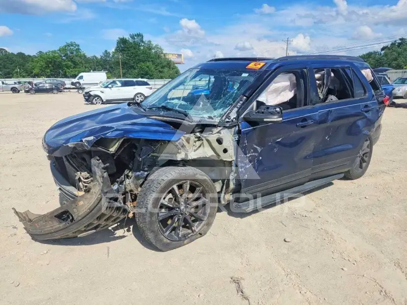 2017 Ford EXPLORER photo