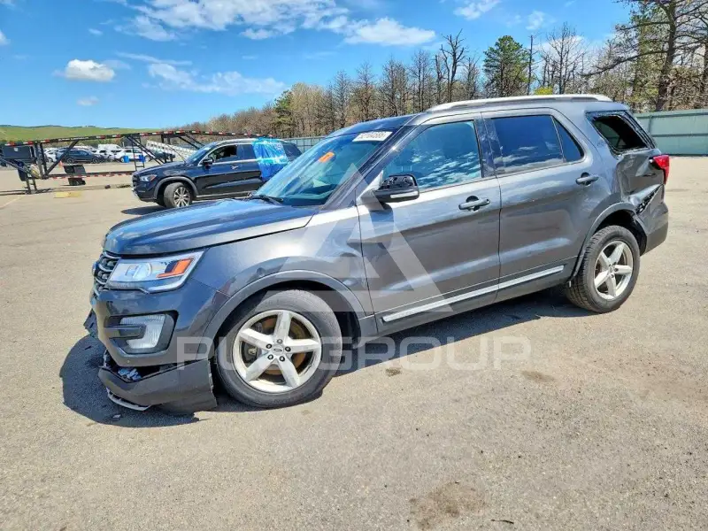 2017 Ford EXPLORER фото