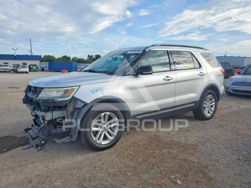 2017 Ford EXPLORER фото
