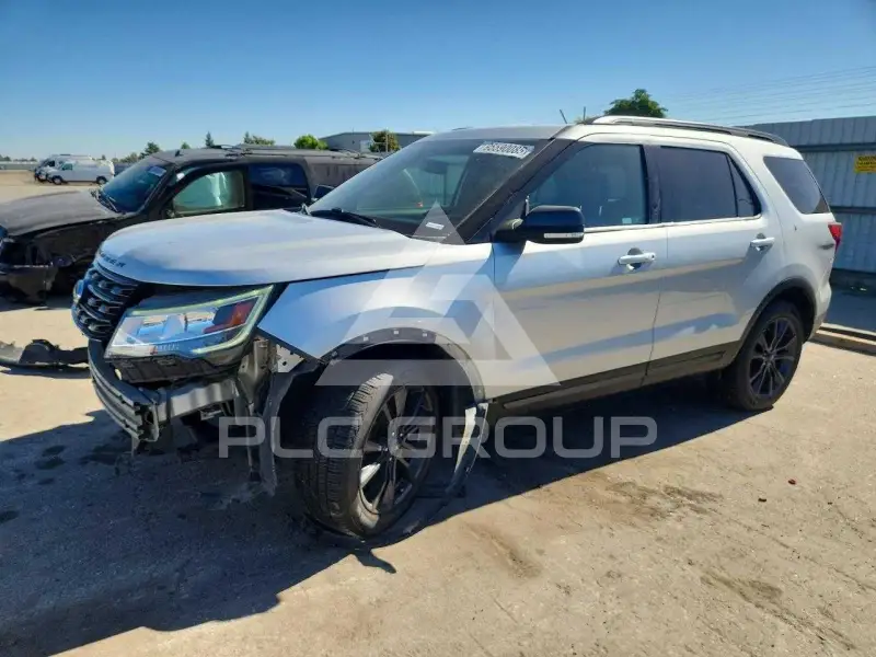 2017 Ford EXPLORER photo