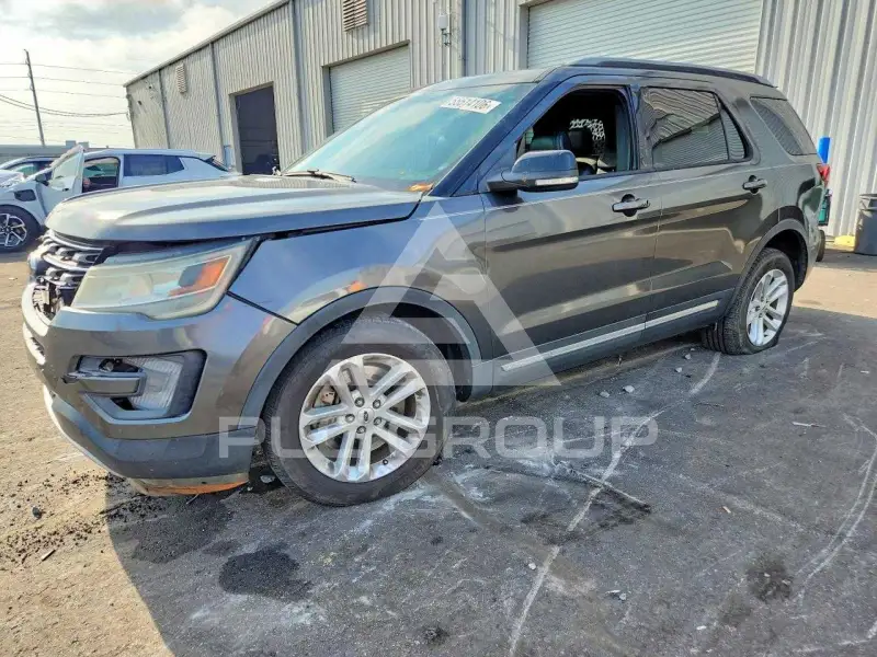 2017 Ford EXPLORER photo
