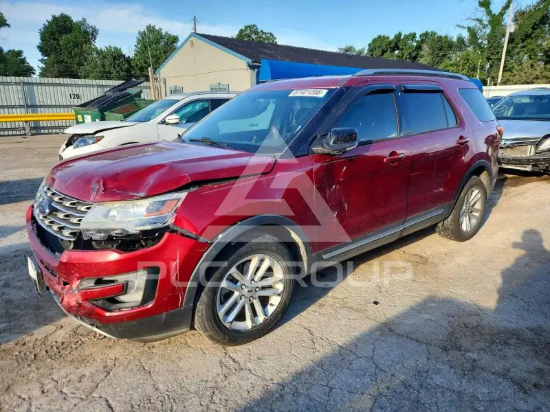 2017 Ford EXPLORER photo