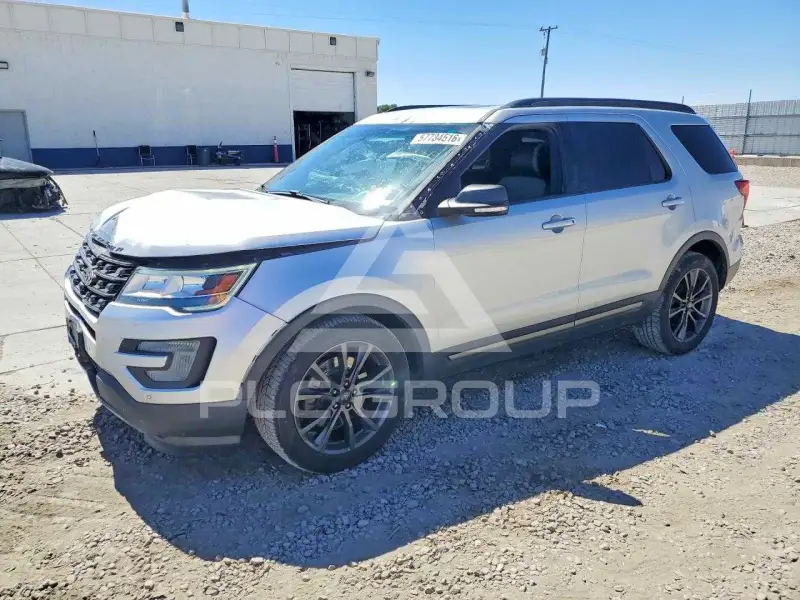 2017 Ford EXPLORER photo