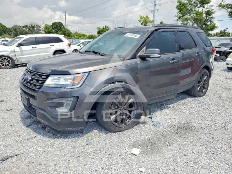 2017 Ford EXPLORER photo