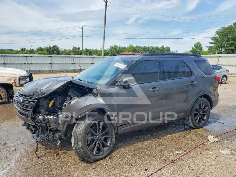 2017 Ford EXPLORER фото