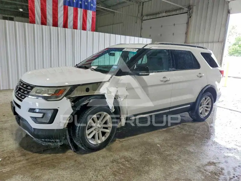 2017 Ford EXPLORER photo