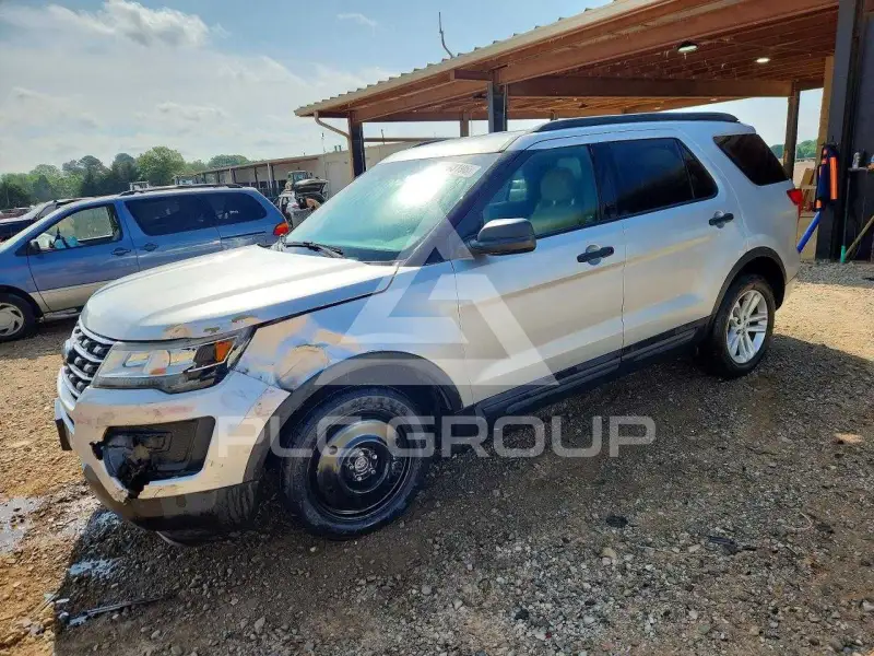 2017 Ford EXPLORER photo