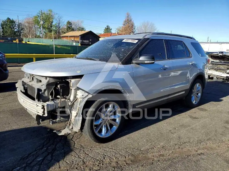 2017 Ford EXPLORER photo