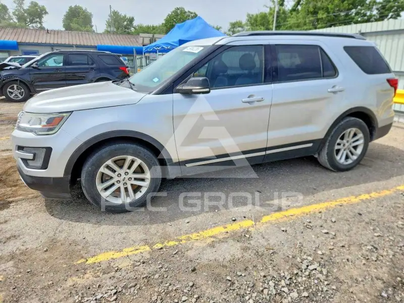 2017 Ford EXPLORER фото
