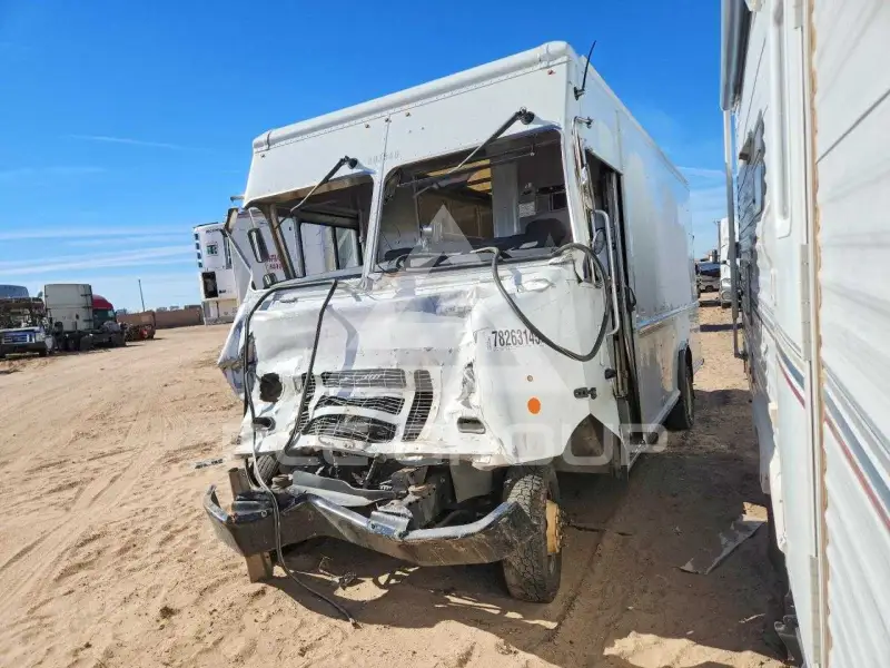 2017 Ford E-450 фото