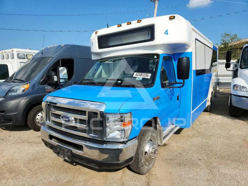 2017 Ford ECONOLINE фото