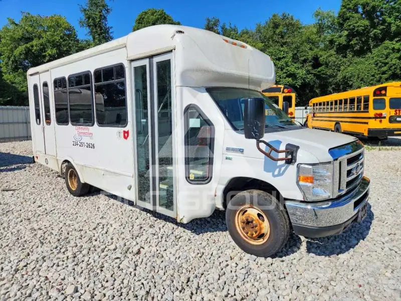 2017 Ford ECONOLINE фото