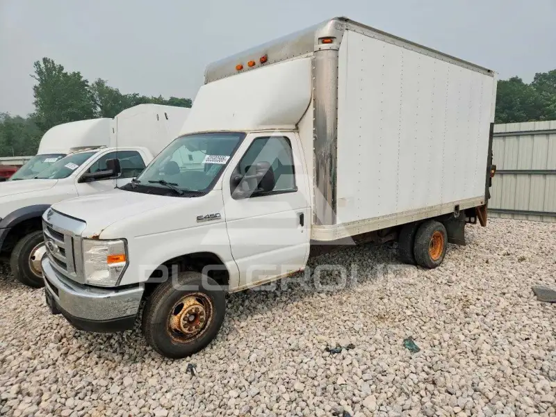 2017 Ford E-450 фото