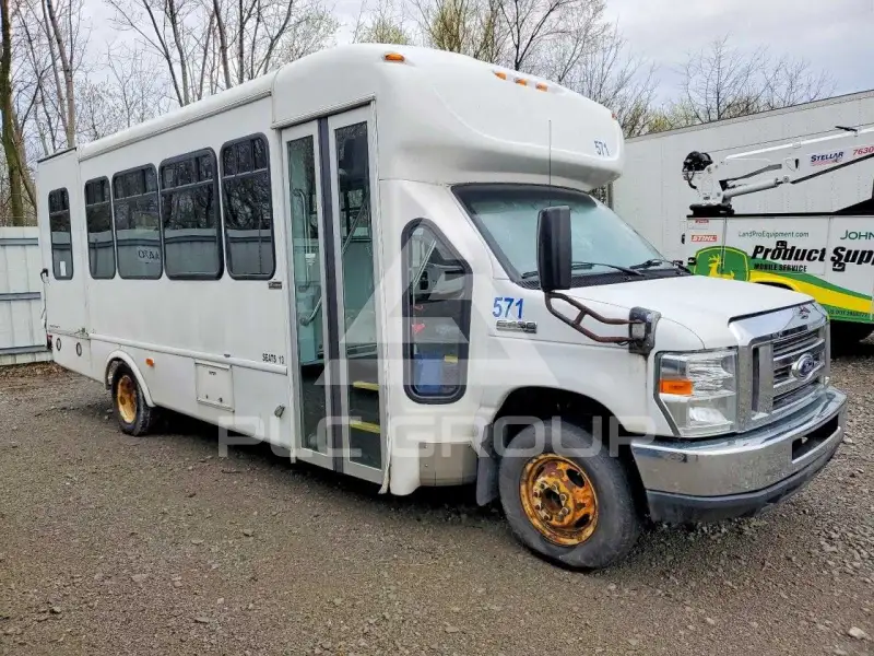 2017 Ford ECONOLINE photo