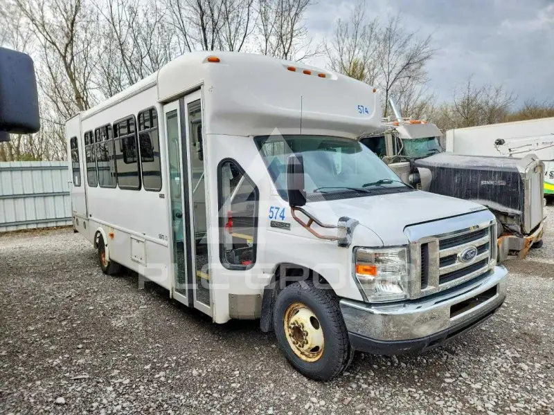 2017 Ford ECONOLINE photo