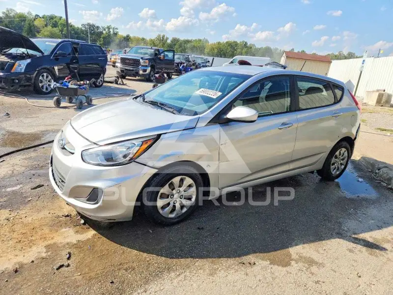 2017 Hyundai Accent photo