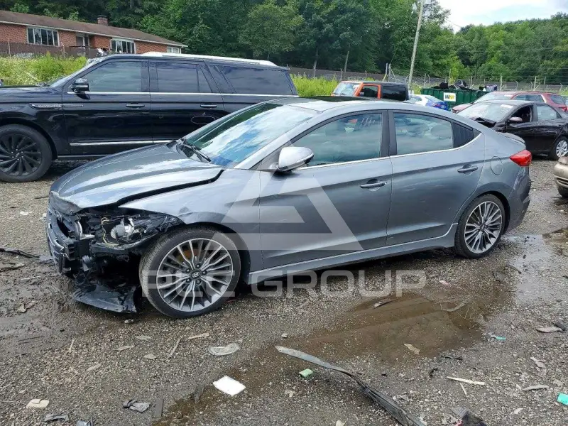 2017 Hyundai Elantra photo