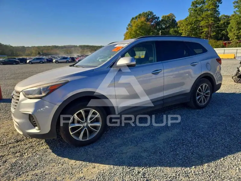 2017 Hyundai Santa Fe photo