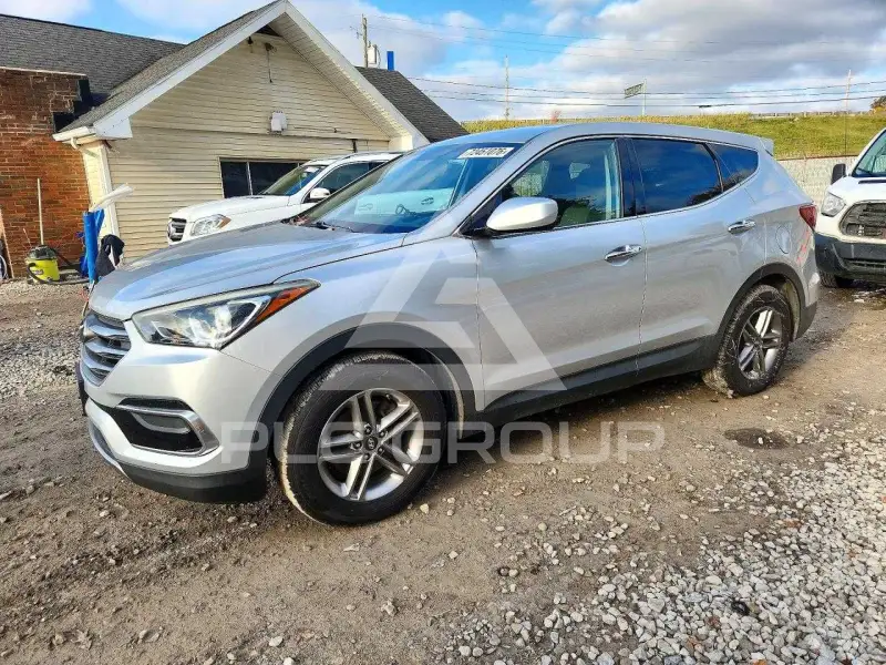 2017 Hyundai Santa Fe photo