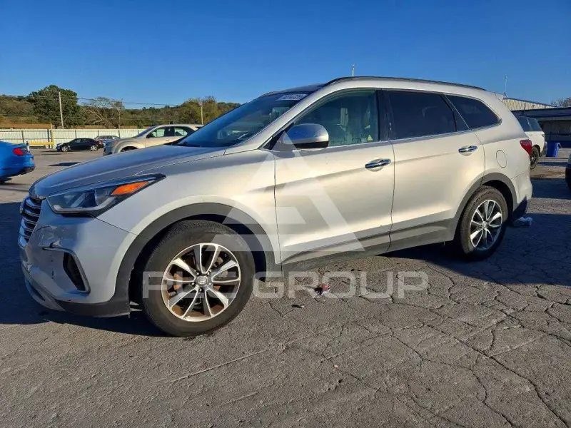 2017 Hyundai Santa Fe photo