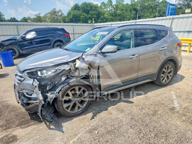 2017 Hyundai Santa Fe photo