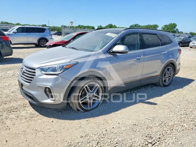 2017 Hyundai Santa Fe photo