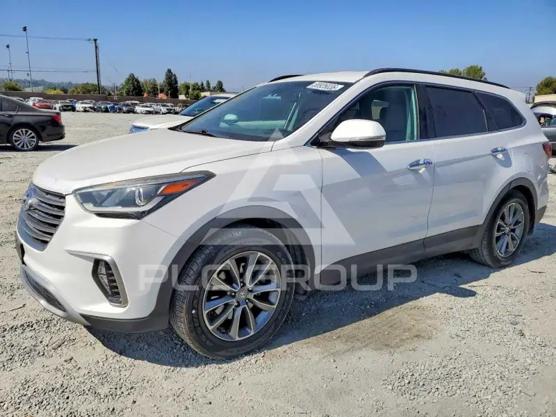 2017 Hyundai Santa Fe photo