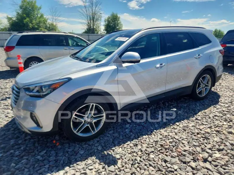 2017 Hyundai Santa Fe photo