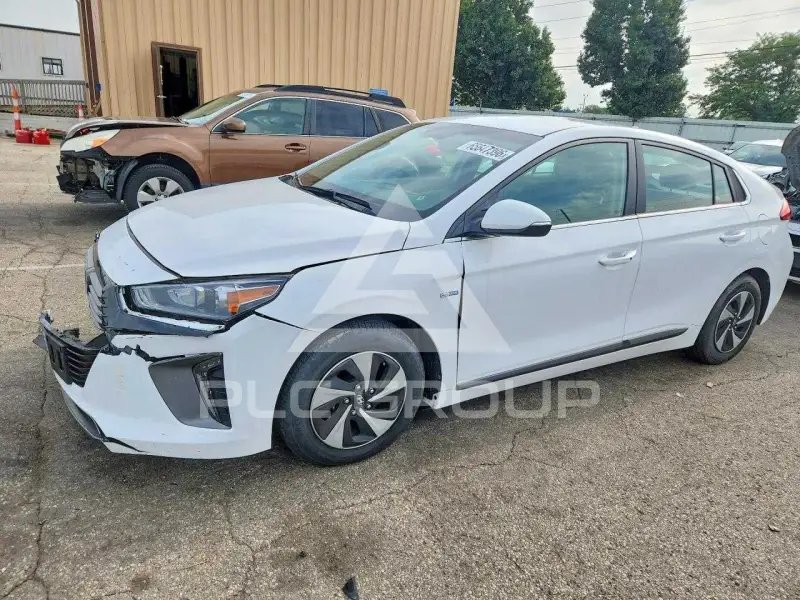 2017 Hyundai Ioniq photo