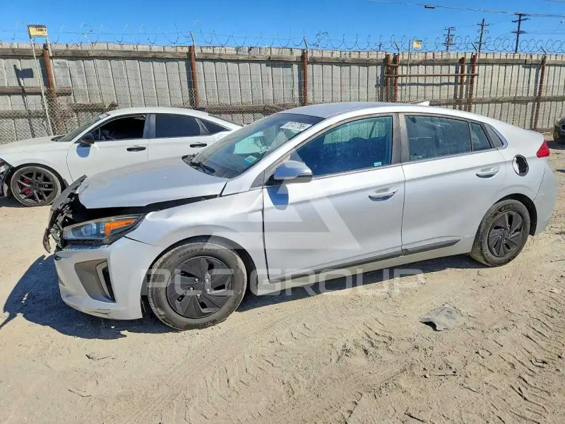 2017 Hyundai Ioniq photo