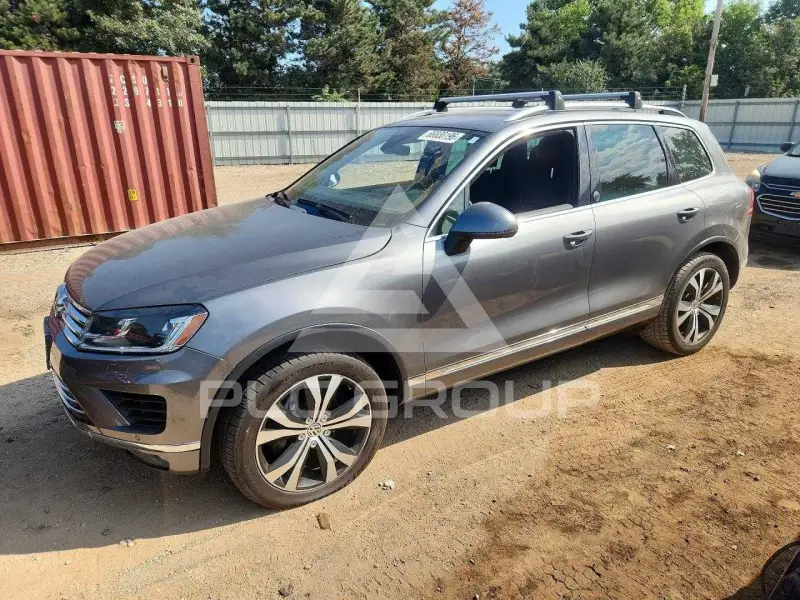 2017 Volkswagen Touareg photo