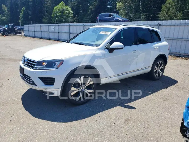2017 Volkswagen Touareg photo